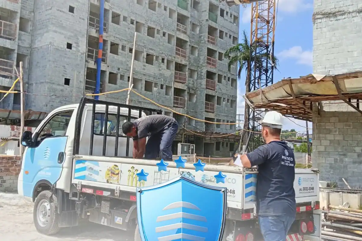 Carregamento de equipamentos para entrega em obra