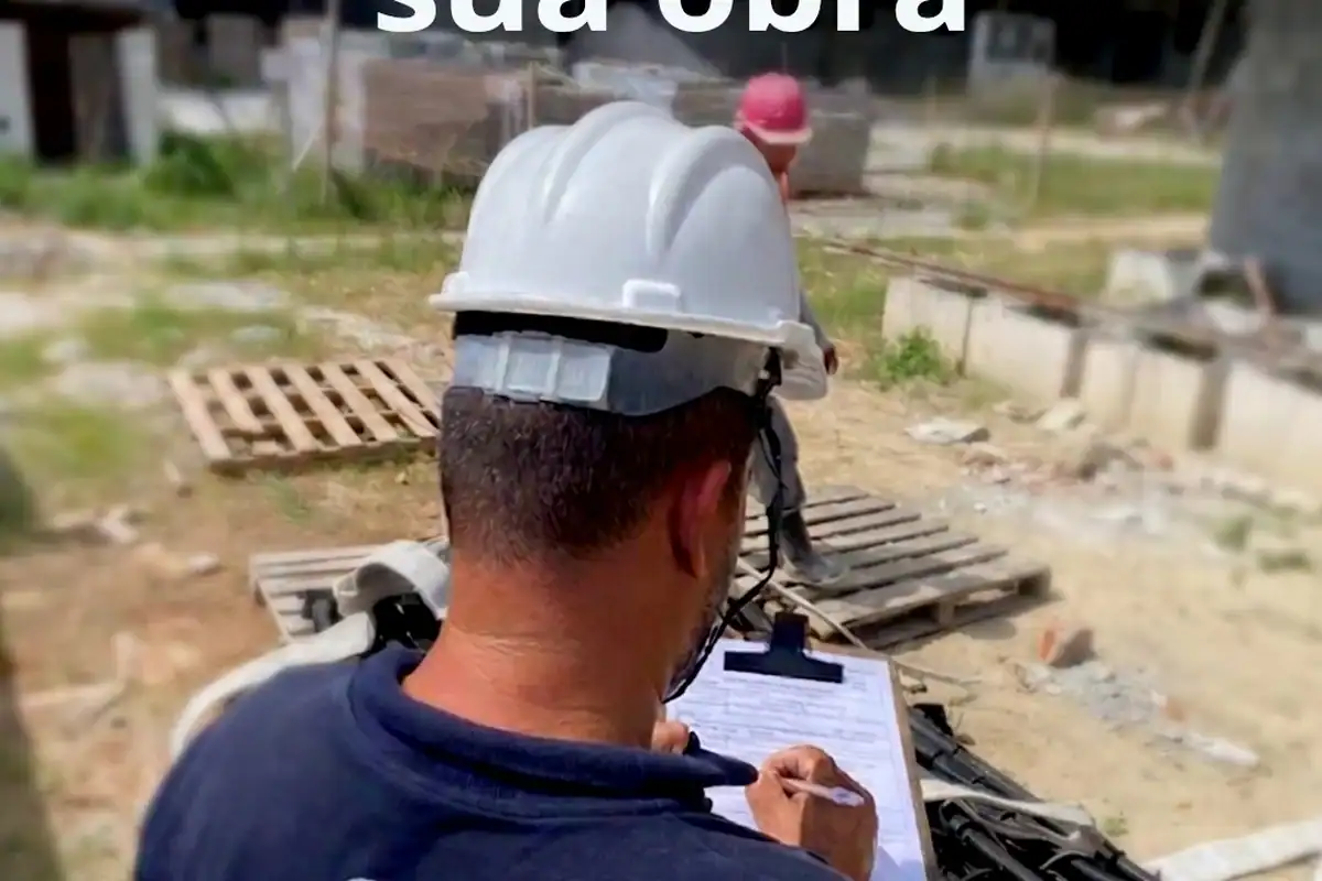 Entrega e conferência de equipamento em obra no Recife