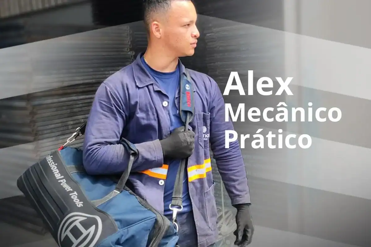 Equipe técnica da Prático Locações