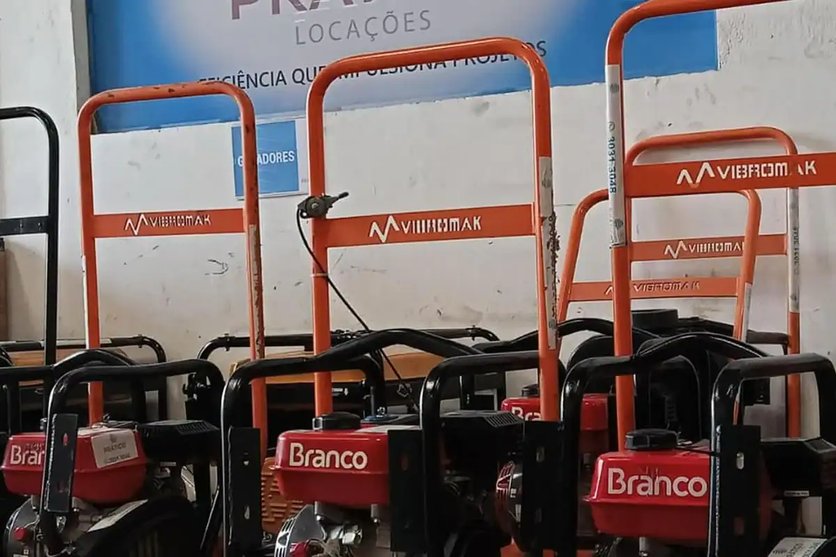 Placas vibratórias de várias marcas no estoque da Prático
